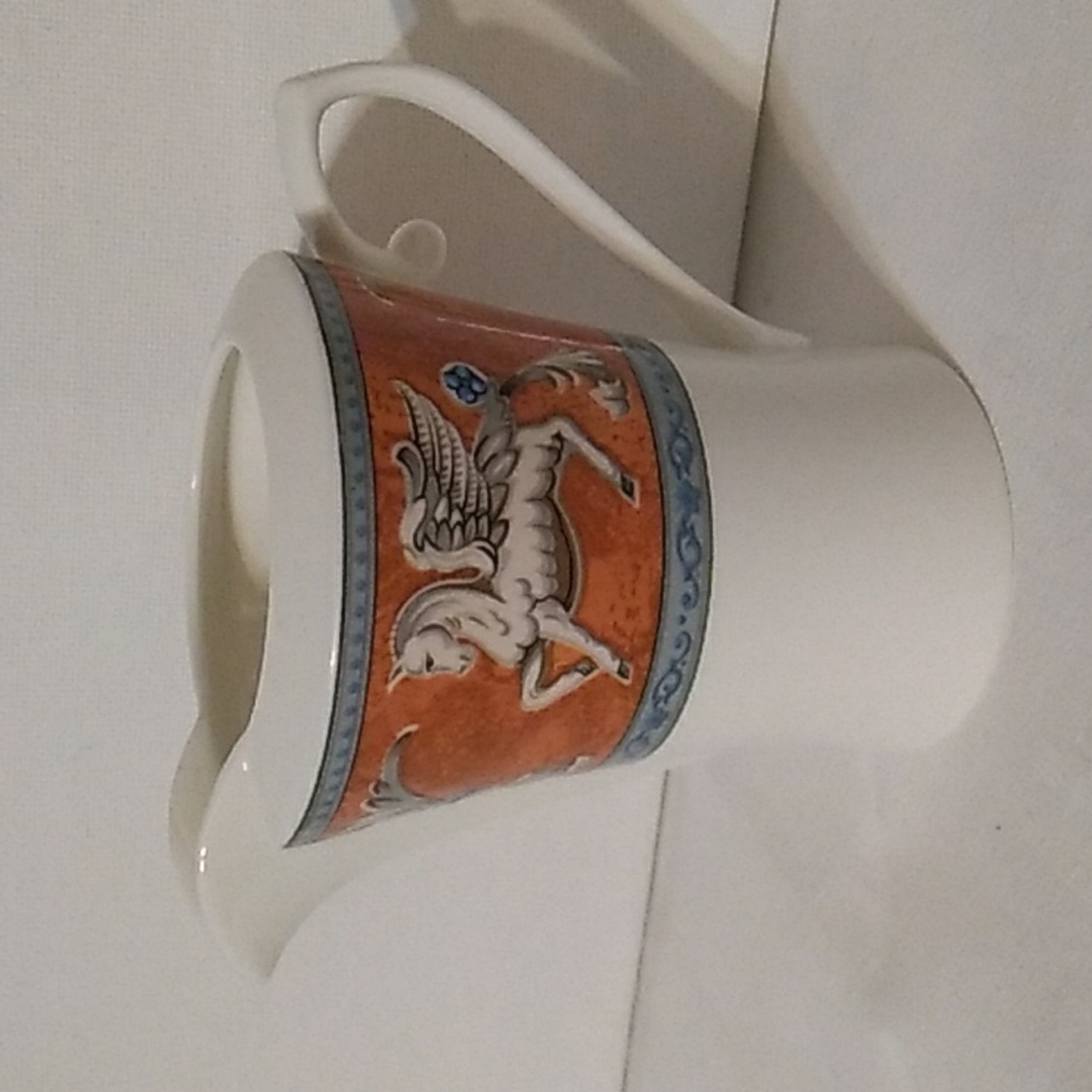 Mikasa Ultima HK714 Pegasus Creamer